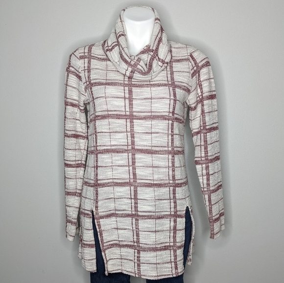 ✨3/$15 The Limited white & red cowl neck sweater XS - Picture 1 of 8